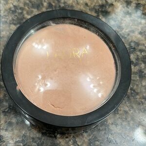 Laura Geller Soft Tan Foundation
